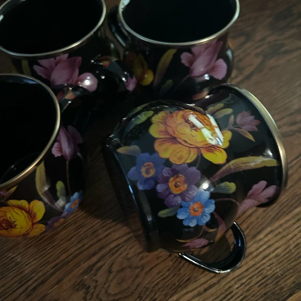 MacKenzie-Childs Black Flower Market Mugs set of 4. - Picture 3 of 7